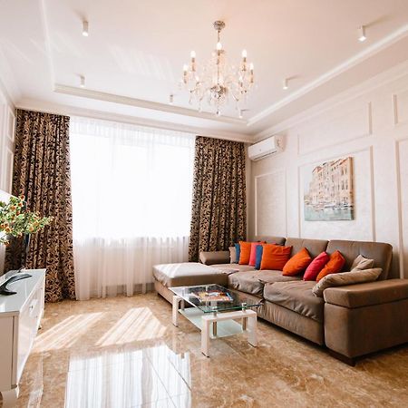 Luxury For Business & Pleasure Royal 2 Apartment Kiev Luaran gambar