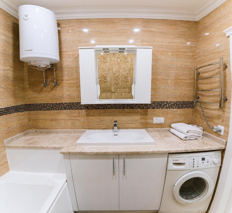 Luxury For Business & Pleasure Royal 2 Apartment Kiev Luaran gambar