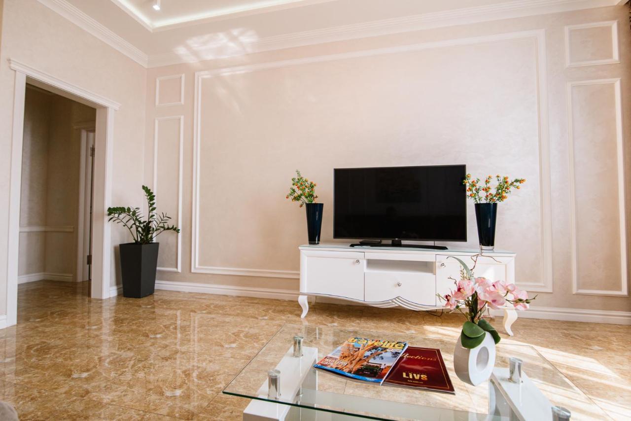 Luxury For Business & Pleasure Royal 2 Apartment Kiev Luaran gambar