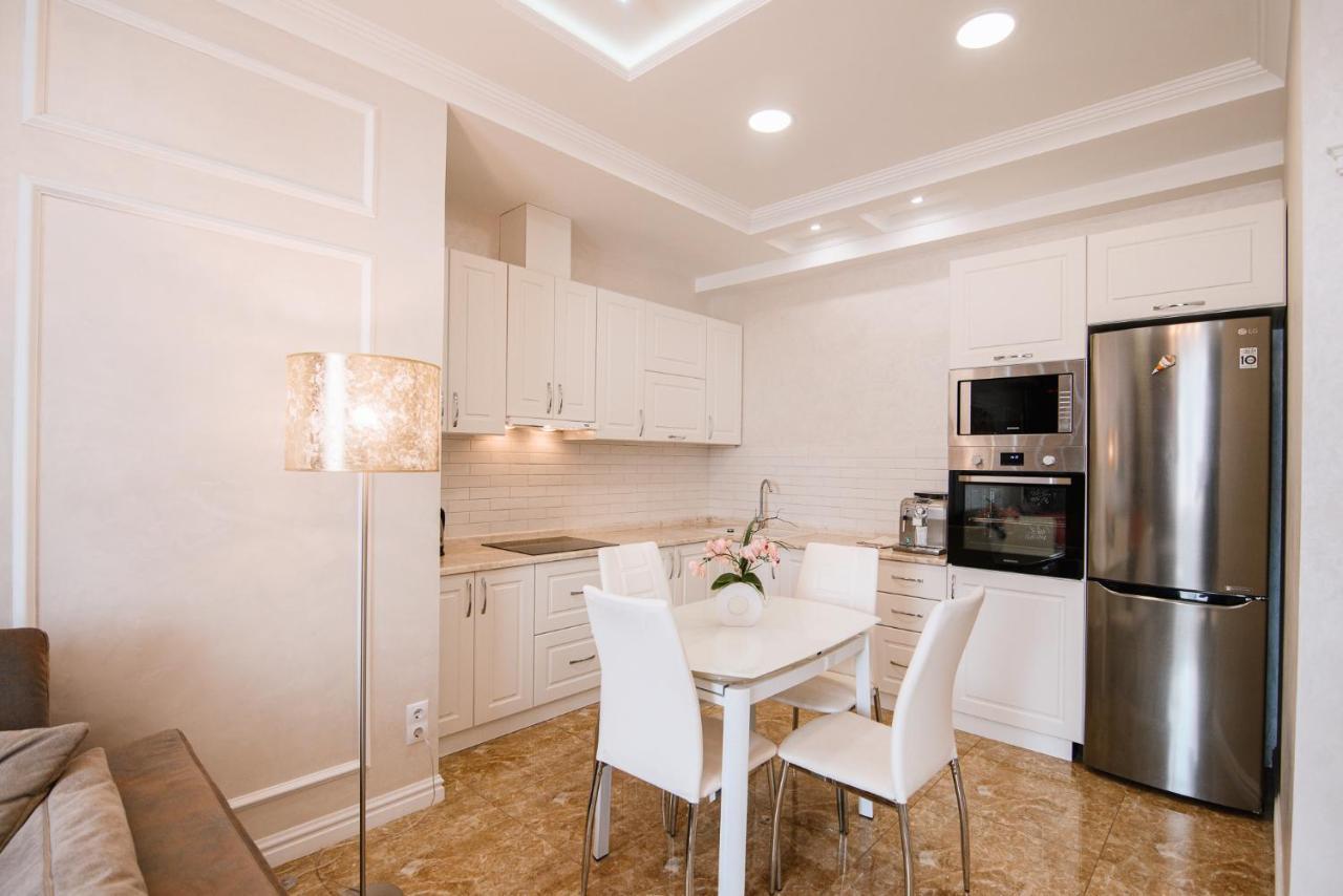 Luxury For Business & Pleasure Royal 2 Apartment Kiev Luaran gambar